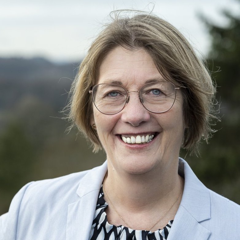 2. Vorsitzende Monika Schnellhammer, Geschäftsführerin des regionalen Caritasverbandes für die Stadt und den Landkreis Osnabrück